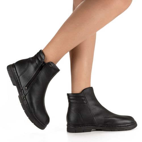 Bota Campesí  de Cano Curto em Couro Preta