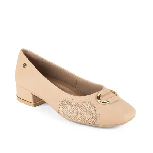 Scarpin Campesi Feminino Bege com Bico Quadrado e Salto Baixo